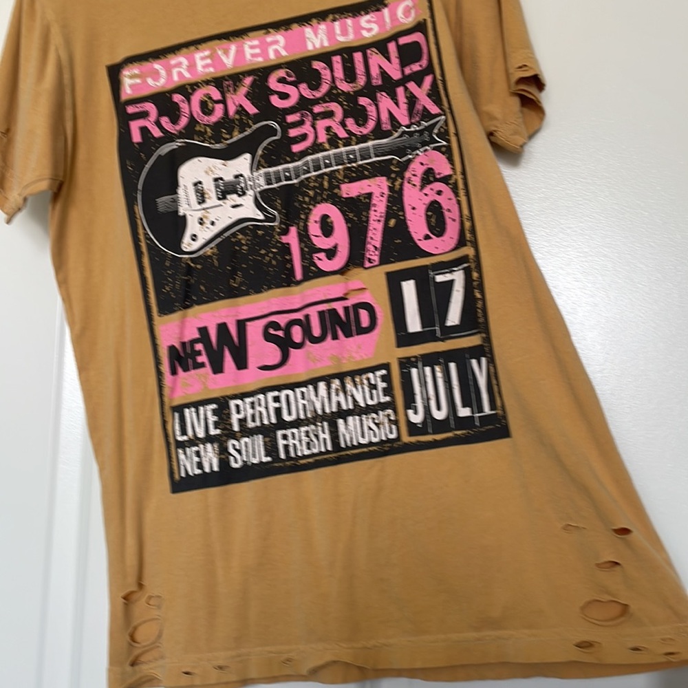 Graphic Tee - Picture 2 of 2